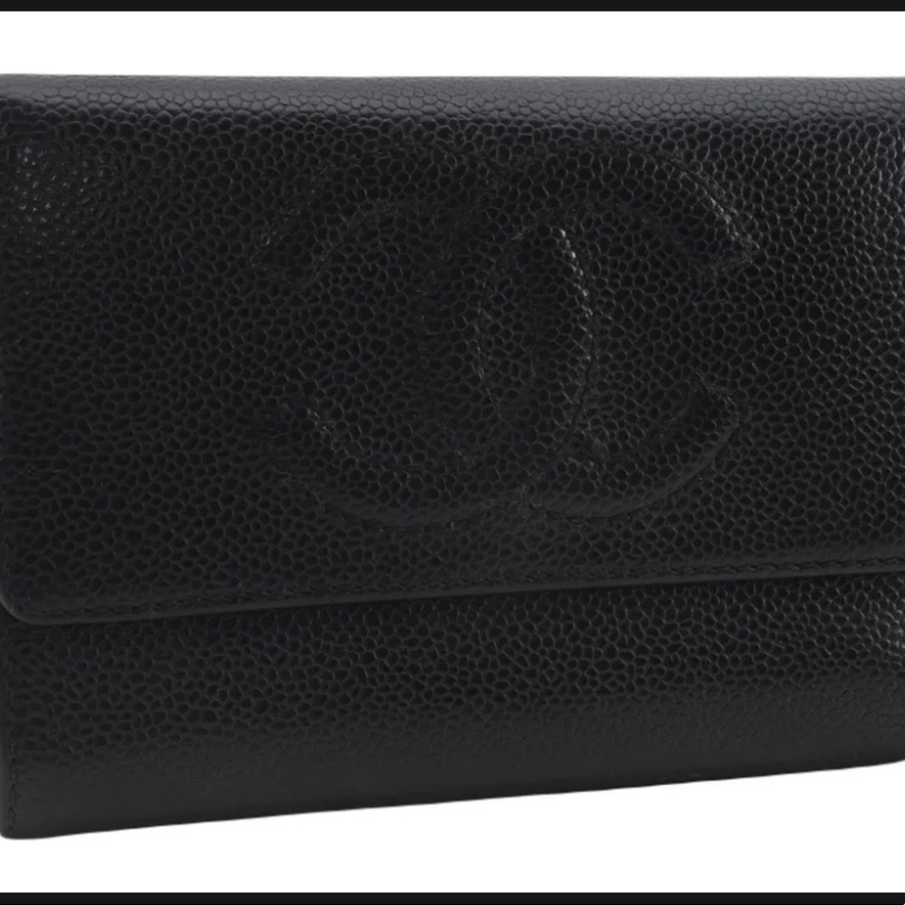 Chanel Caviar Skin CC bifold wallet